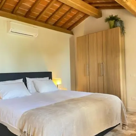 Villa La Madonna With Pool And Padelcourt Monte del Lago