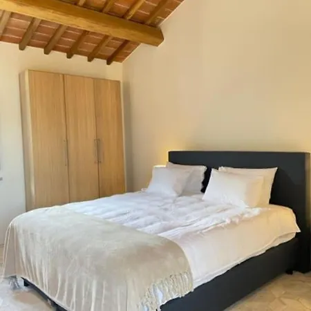 La Madonna With Pool And Padelcourt Monte del Lago