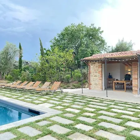 La Madonna With Pool And Padelcourt