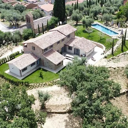 La Madonna With Pool And Padelcourt